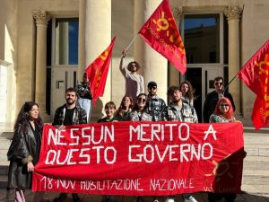 Bernini a Lecce: le rappresentanze dell’UDU le consegnano il manifesto “Da zero a cento” - Corriere Salentino