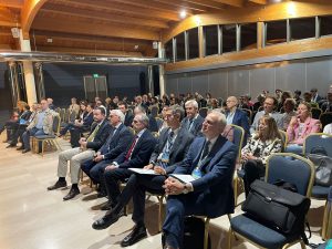 Convegno sulle patologie dell'apparato urologico e nefrologico: 200 specialisti a Lecce. Palese: "Gravi errori della politica nel numero programmato dei medici". Infermieri più protagonisti. Polemiche su reintegri - Corriere Salentino