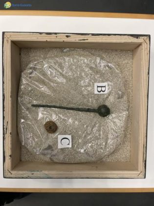 Restaurati i monili di una delle tombe scoperte nella necropoli di Torre Guaceto: ora torneranno in riserva - Corriere Salentino