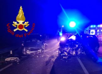 Schianto mortale sulla 275: muore 32enne, grave un 21enne. Scontro forse causato dalla fitta nebbia