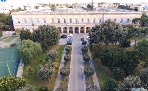 A tu per tu con suor Monica, la storica scuola cattolica “Marcelline” si presenta alla città rinnovata: “Puntiamo su tecnologia e lingue, ma in stile collegio americano” - Corriere Salentino