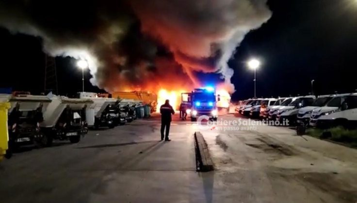Notte “infernale” nel basso Salento: fiamme in concessionaria e azienda di raccolta rifiuti - Corriere Salentino