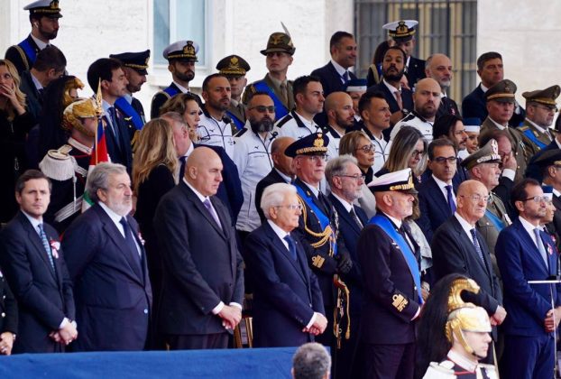 Emiliano alle Celebrazioni per il giorno dell'Unità nazionale e la Festa delle Forze Armate con il Presidente Mattarella - Corriere Salentino