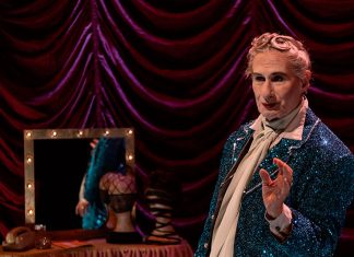 Domenica 27 novembre atteso ritorno a Koreja per Luca Toracca con Quentin Crisp