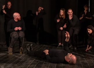 Retrobottega, la jam session di improvvisazione teatrale sabato 26 novembre alle Officine Ergot a Lecce