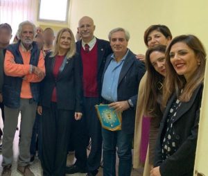 Lions Club Host dona pc con tastiera facilitata all'istituto "Fermi" di Lecce - Corriere Salentino