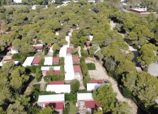 Distesa di “casette mobili” nel camping, ma erano prive di autorizzazioni: maxi sequestro e denuncia