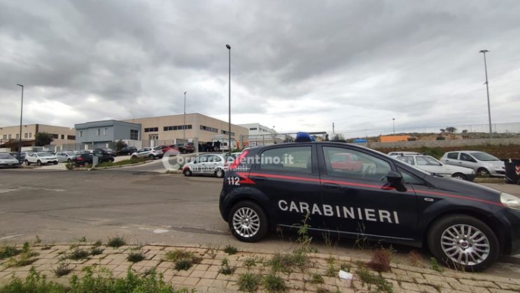 Notte “infernale” nel basso Salento: fiamme in concessionaria e azienda di raccolta rifiuti - Corriere Salentino