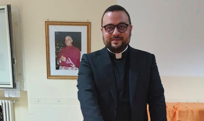 Peregrinatio del reliquiario della Madonna delle lacrime di Siracusa a Carmiano. Intervista a don Riccardo Calabrese - Corriere Salentino