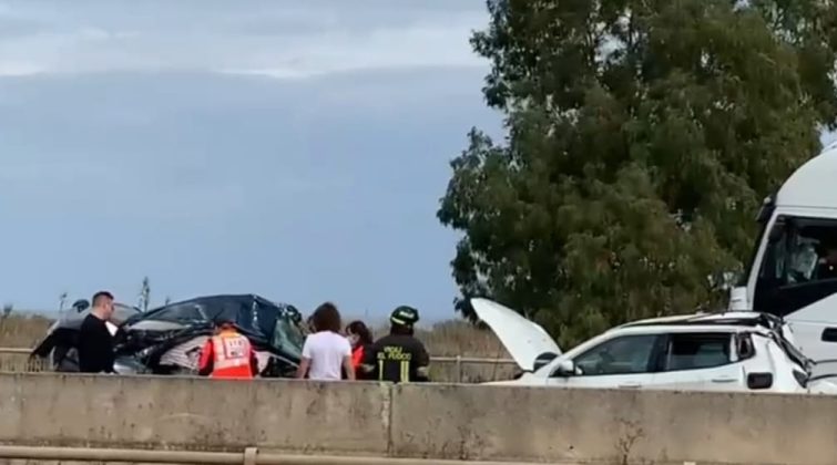 Schianto tra tir e auto sulla 379, coppia salentina muore nel groviglio di lamiere - Corriere Salentino