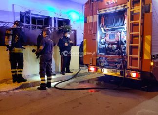 Fumo denso e nero dall’abitazione, scatta l’allarme: fiamme divampate per un cortocircuito