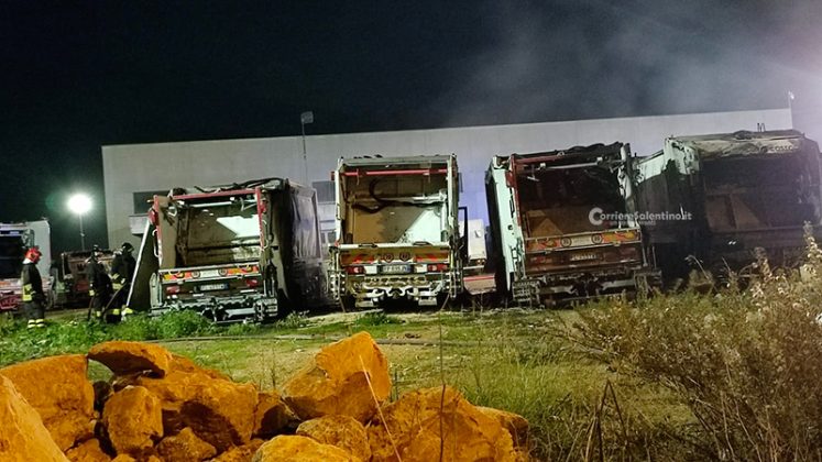 Raid incendiario nell’azienda di raccolta rifiuti, alle fiamme 5 autocompattatori - Corriere Salentino