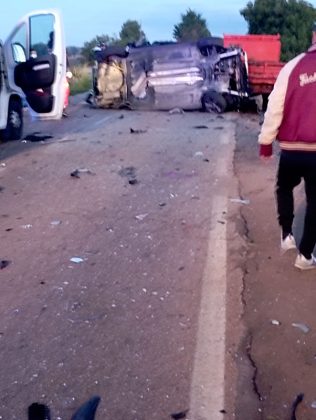 Schianto all'alba contro un furgone fermo a bordo strada: gravi due militari della Marina - Corriere Salentino