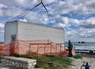 Al via la rimozione del chiosco “Il Molo” di San Cataldo. Pronti 7,5 milioni per riqualificare il lungomare