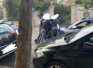 La denuncia del consigliere Guido: “Attimi di terrore, anziano aggredito per strada. Tutto assurdo”