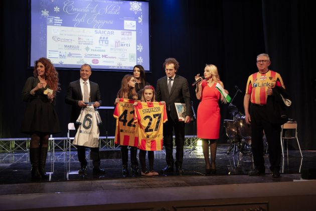 La straordinaria serata degli ingegneri leccesi tra solidarietà, musica, divertimento e premi a chi ha dato lustro alla professione - Corriere Salentino