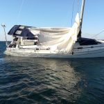 Barca a vela si incaglia sotto costa: abbandonata dopo uno sbarco. Altra operazione di messa in sicurezza - Corriere Salentino