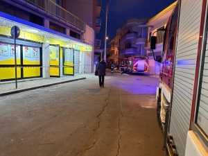 Divampano le fiamme nei locali del supermercato: all'origine forse un cortocircuito - Corriere Salentino