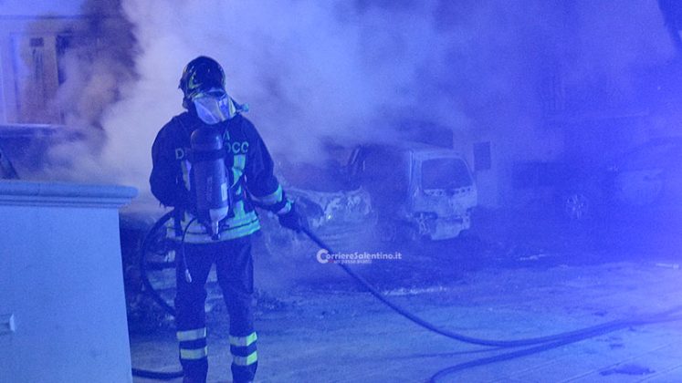 Inferno di fuoco nel basso Salento: sette auto e due case in fiamme in una sola notte - Corriere Salentino