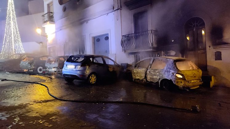Inferno di fuoco nel basso Salento: sette auto e due case in fiamme in una sola notte - Corriere Salentino