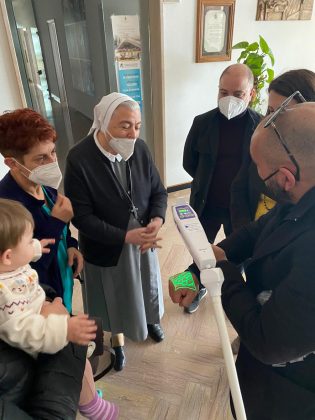 Dall’Associazione “Il filo di Andrea OdV”, un dispositivo di illuminazione vene senza contatto per l’Ospedale “Panico” di Tricase - Corriere Salentino