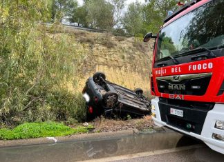 Incidente in tangenziale, perde il controllo dell’auto ed esce fuori strada: paura per una 72enne