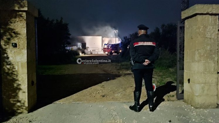 Fiamme nella villa di un imprenditore: danni ingenti. Si sospetta atto doloso - Corriere Salentino