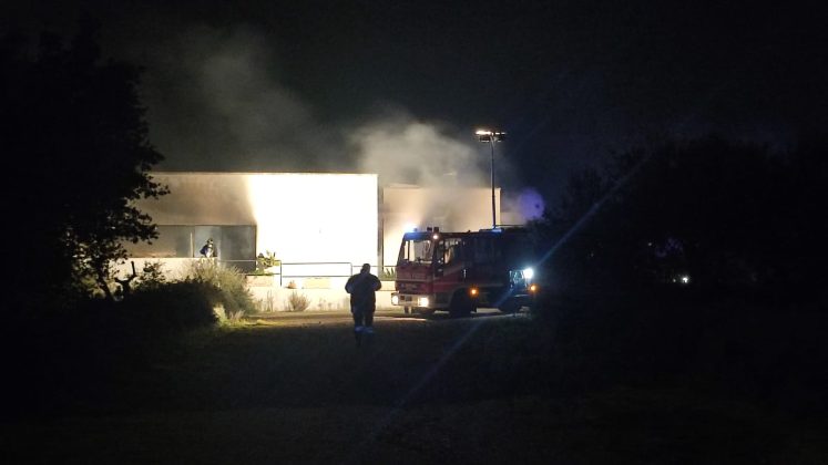 Fiamme nella villa di un imprenditore: danni ingenti. Si sospetta atto doloso - Corriere Salentino