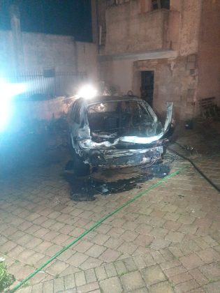 Roghi d’auto, nessuna tregua neppure a Natale: alle fiamme le auto di due fratelli ed il Suv della madre di un imprenditore - Corriere Salentino