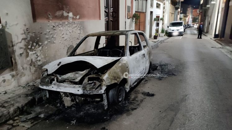 Inferno di fuoco nel basso Salento: sette auto e due case in fiamme in una sola notte - Corriere Salentino