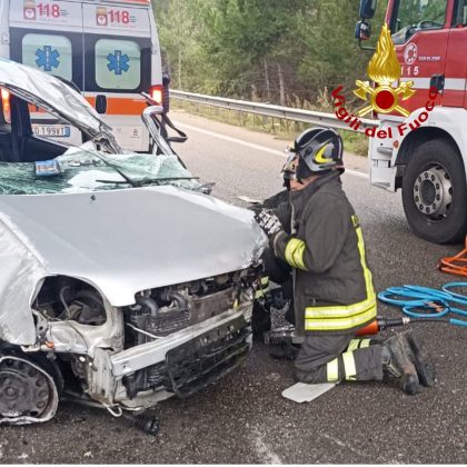 Violento impatto in tangenziale: corsa in ospedale per una 22enne - Corriere Salentino