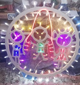 Tornano ad accendersi le luminarie natalizie di Caprarica progettate dai bambini - Corriere Salentino