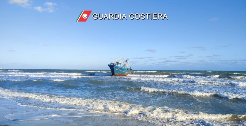 Peschereccio alla deriva: lo sbarco sulle coste della Sicilia un mese fa. Corsa contro il tempo per evitare danni ambientali - Corriere Salentino