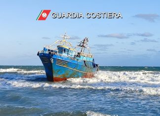 Peschereccio alla deriva: lo sbarco sulle coste della Sicilia un mese fa. Corsa contro il tempo per evitare danni ambientali