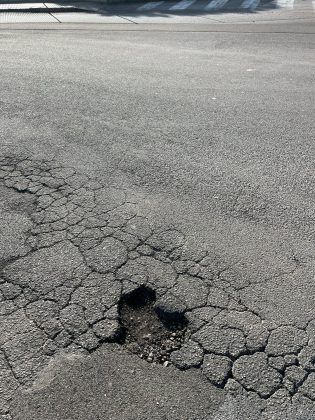 Il bilancio di fine anno dell’opposizione, Guido: “Strade colabrodo e insicurezza” - Corriere Salentino