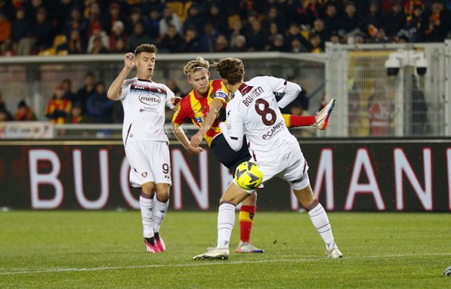 Strefezza non basta. La Salernitana supera il Lecce - Corriere Salentino