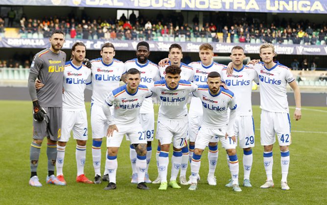 Al Bentegodi il Lecce perde l'imbattibilità ed anche Umtiti: sconfitta per 2 a 0, il francese esce dal campo in lacrime - Corriere Salentino