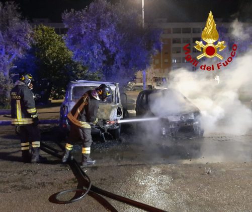 Ancora incendi: le fiamme colpiscono tre auto ed un furgone. Danni anche ad un quarto mezzo - Corriere Salentino