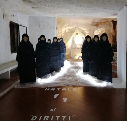 Un presepe dedicato alle Donne Iraniane - Corriere Salentino