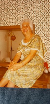 Nonna Anna festeggia 100 anni attorniata dall’affetto di nipoti e pronipoti - Corriere Salentino