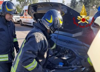 Mattinata di incidenti sulle strade salentine. Tre auto si scontrano sulla provinciale: un ferito