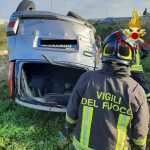 Fuori strada con l'auto in tangenziale, si ribalta nelle campagne: paura per un 20enne - Corriere Salentino