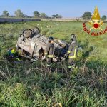 Fuori strada con l'auto in tangenziale, si ribalta nelle campagne: paura per un 20enne - Corriere Salentino