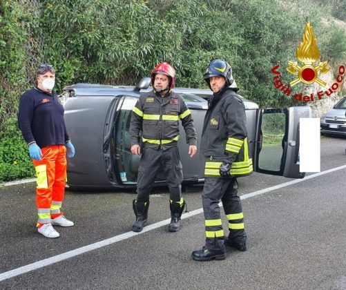 Doppio incidente in mattinata, i conducenti restano incastrati nelle auto: un 80enne in ospedale con "codice rosso" - Corriere Salentino