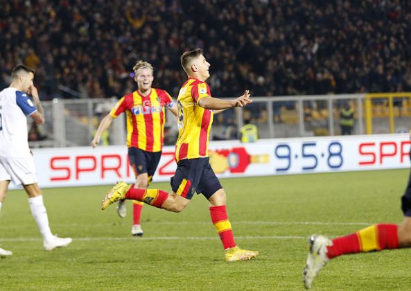 Un secondo tempo “gagliardo” e il Lecce rimonta la Lazio: apoteosi giallorossa, terza vittoria di fila - Corriere Salentino