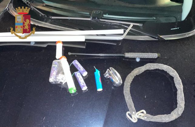 Allo stadio con mazze, manganelli catene e bombe carta: nei guai un tifoso del Lecce e cinque della Salernitana - Corriere Salentino