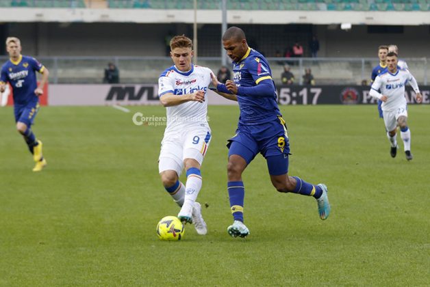 Al Bentegodi il Lecce perde l'imbattibilità ed anche Umtiti: sconfitta per 2 a 0, il francese esce dal campo in lacrime - Corriere Salentino