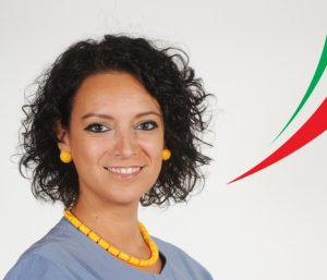 Collepasso, l’insulto: “Gode come donna solo quando fa querele”. Vecchio e Perrone si dissociano dagli insulti sessisti al sindaco durante il comizio dell’opposizione - Corriere Salentino