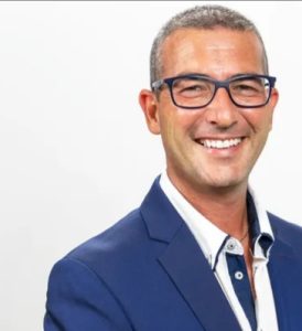 Collepasso, l’insulto: “Gode come donna solo quando fa querele”. Vecchio e Perrone si dissociano dagli insulti sessisti al sindaco durante il comizio dell’opposizione - Corriere Salentino