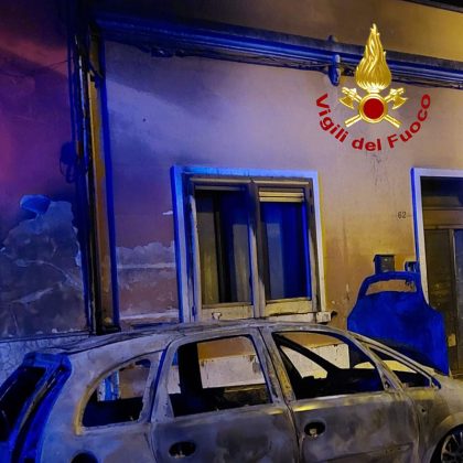 L’emergenza incendi nel Salento continua: nove auto in fiamme in soli 5 minuti - Corriere Salentino